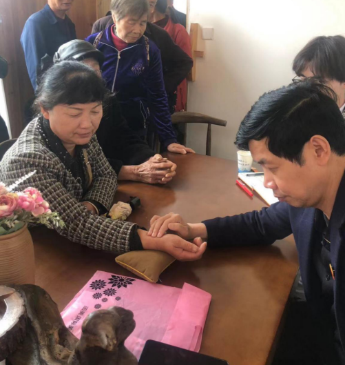 阳新易杏堂中医团队走进江南陌上花康养基地开展惠民义诊(图4)